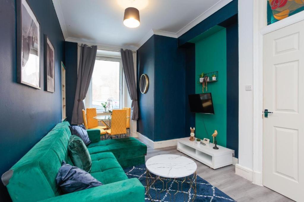 شقة Beautiful Boutique Edinburgh Abode - Sleeps 4 المظهر الخارجي الصورة